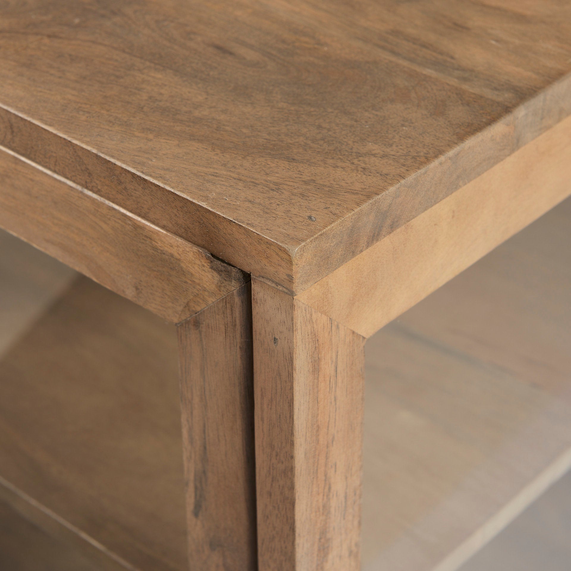 Arelius End/Side Table