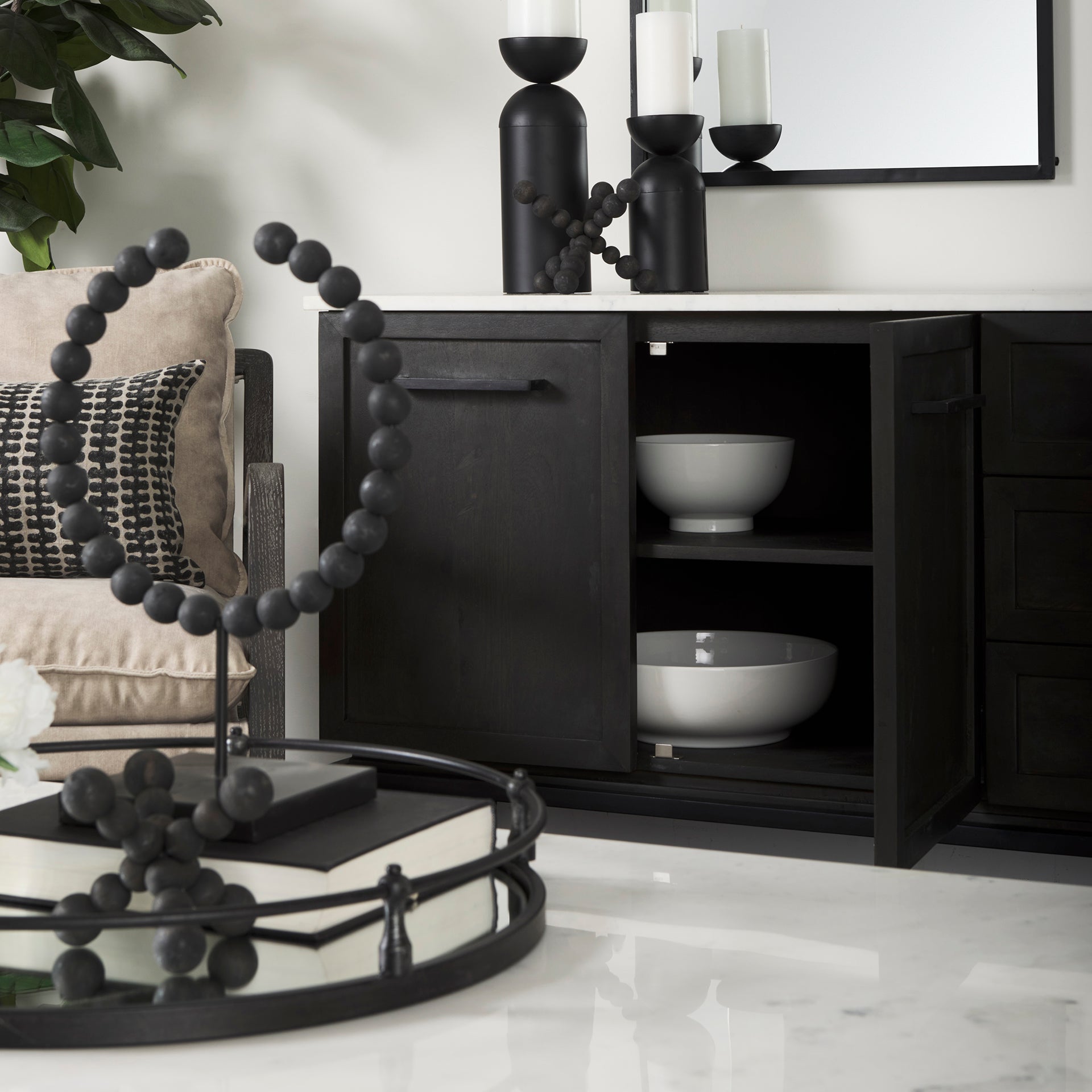 Divina Sideboard