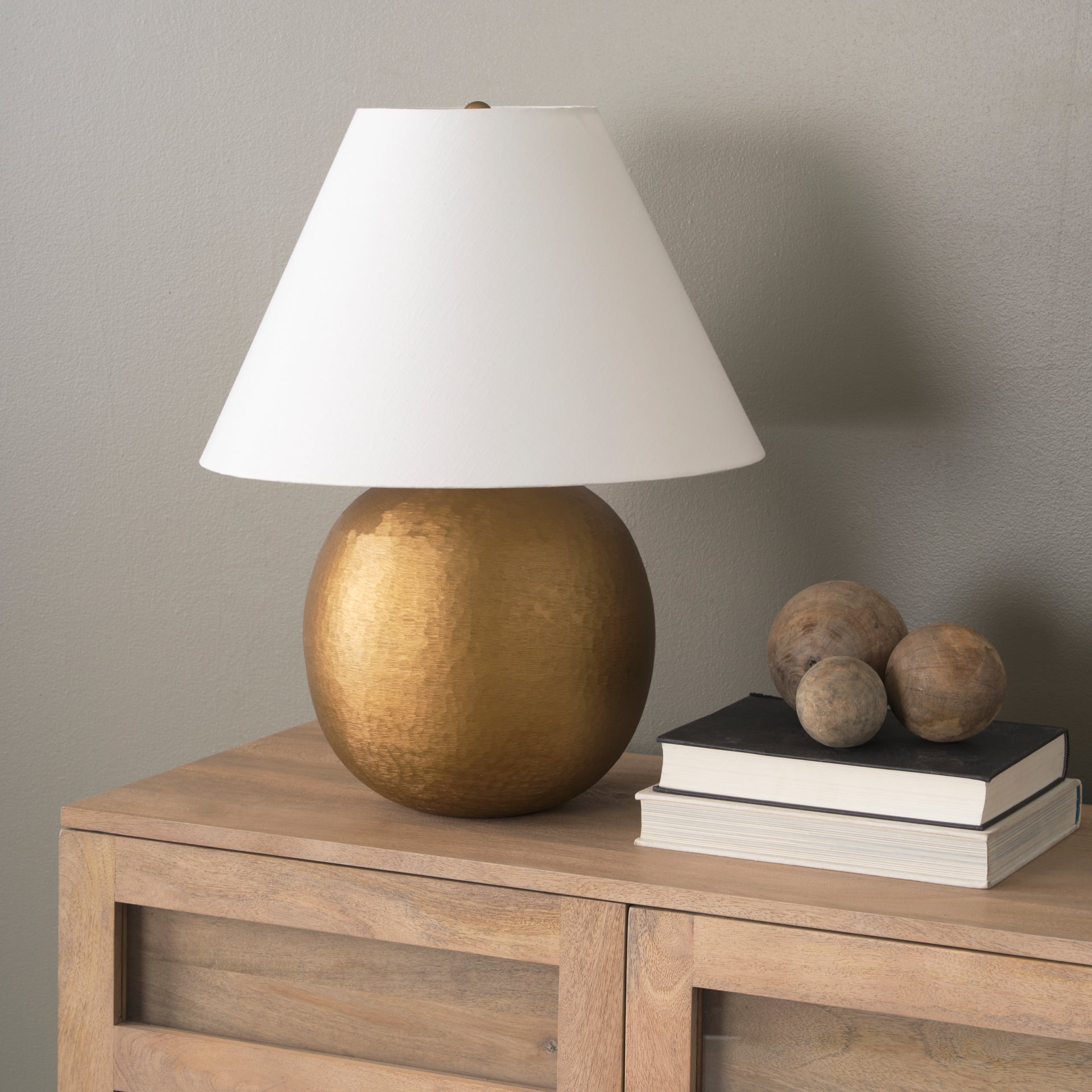 Sadiyah Antiqued Gold Brushed Metal w/ Cream Shade Table Lamp