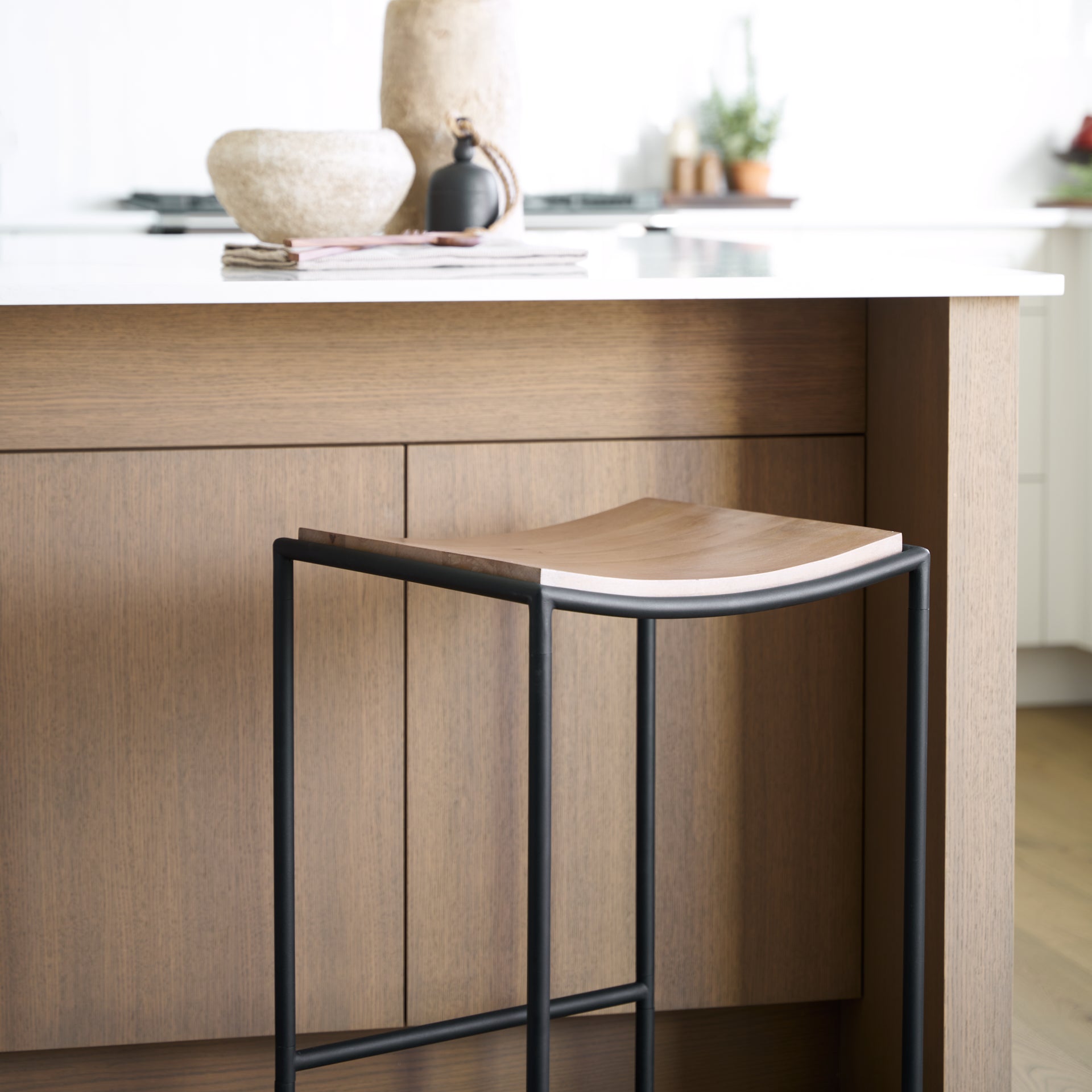 Taniel Counter Stool