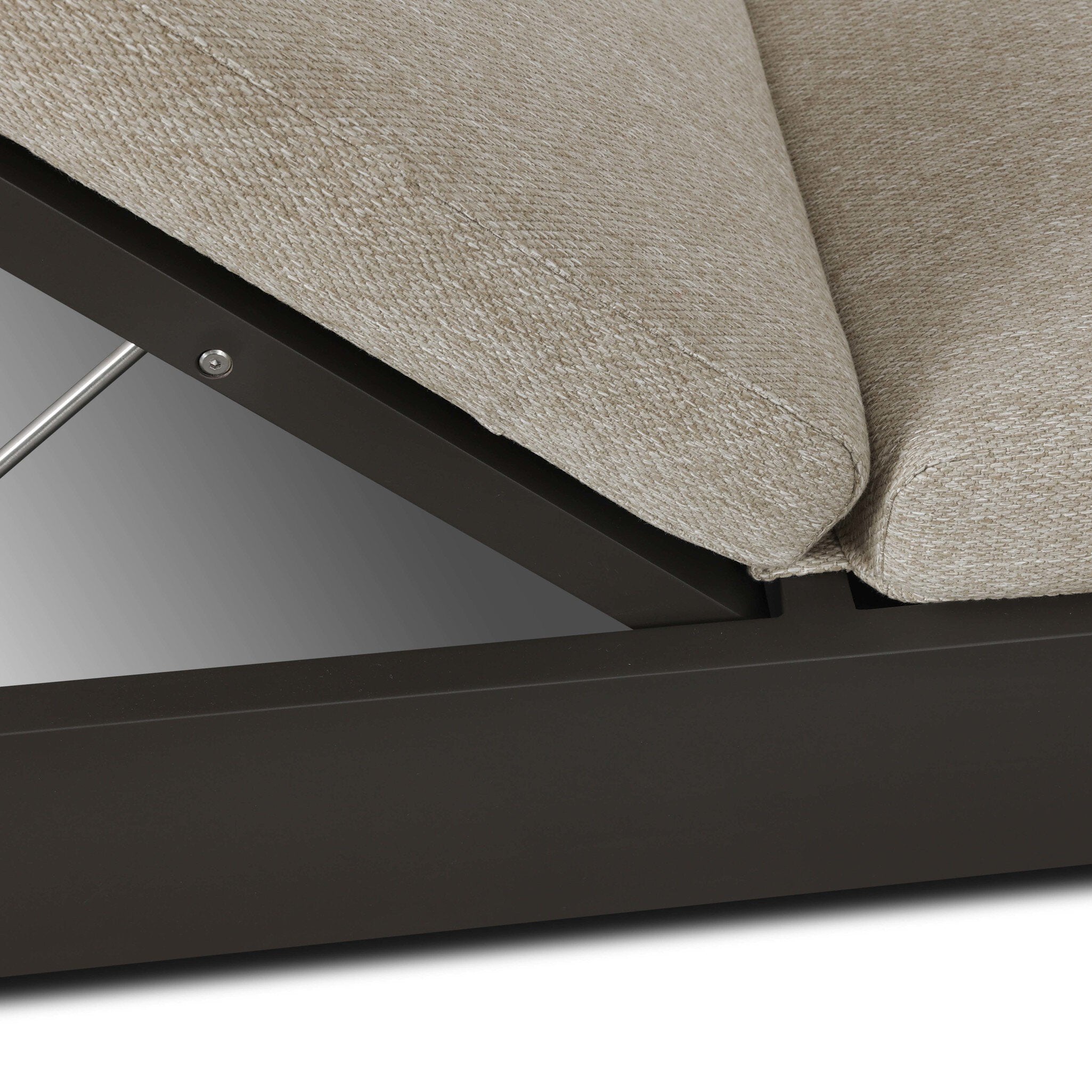 Katari Outdoor Chaise