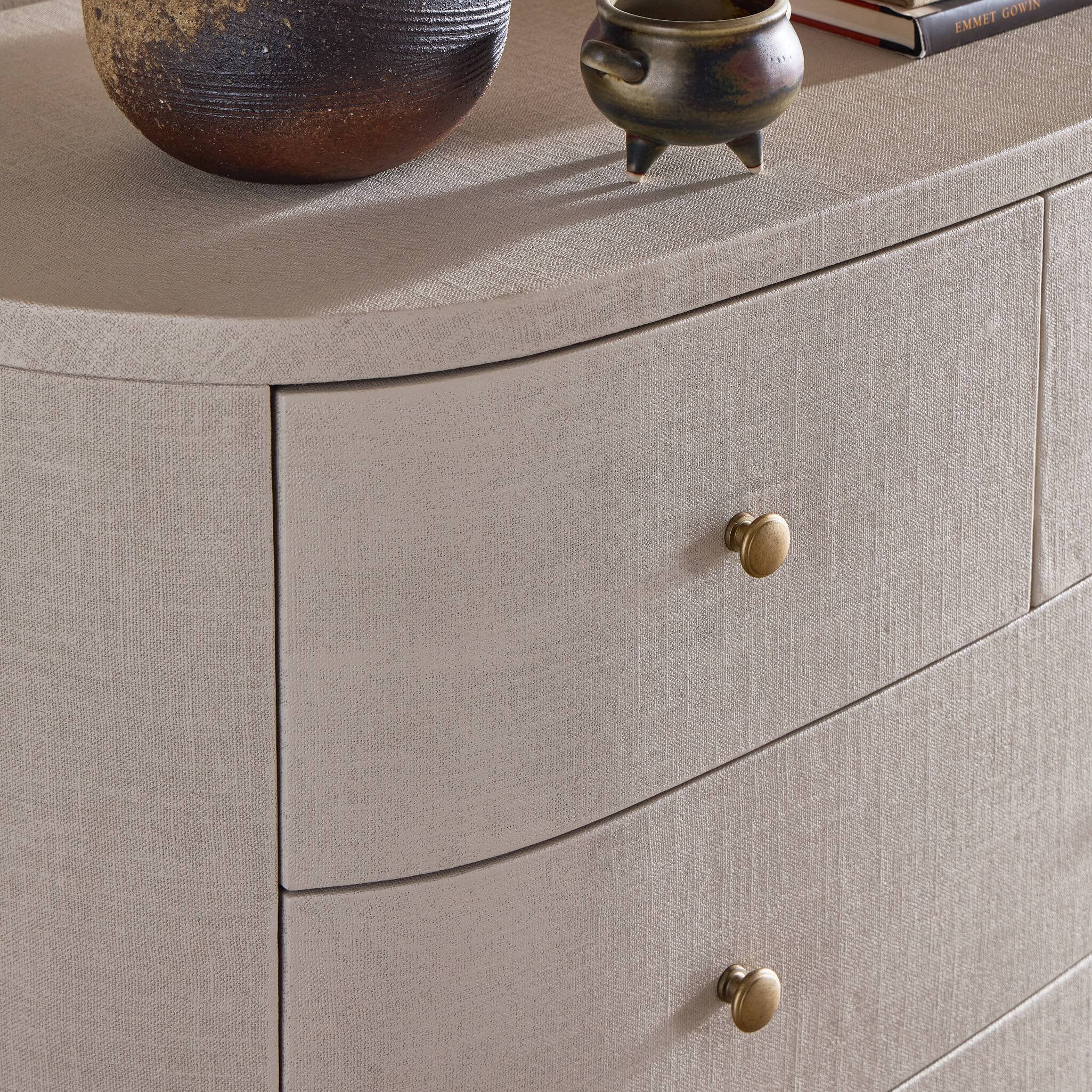 Amelia Chest