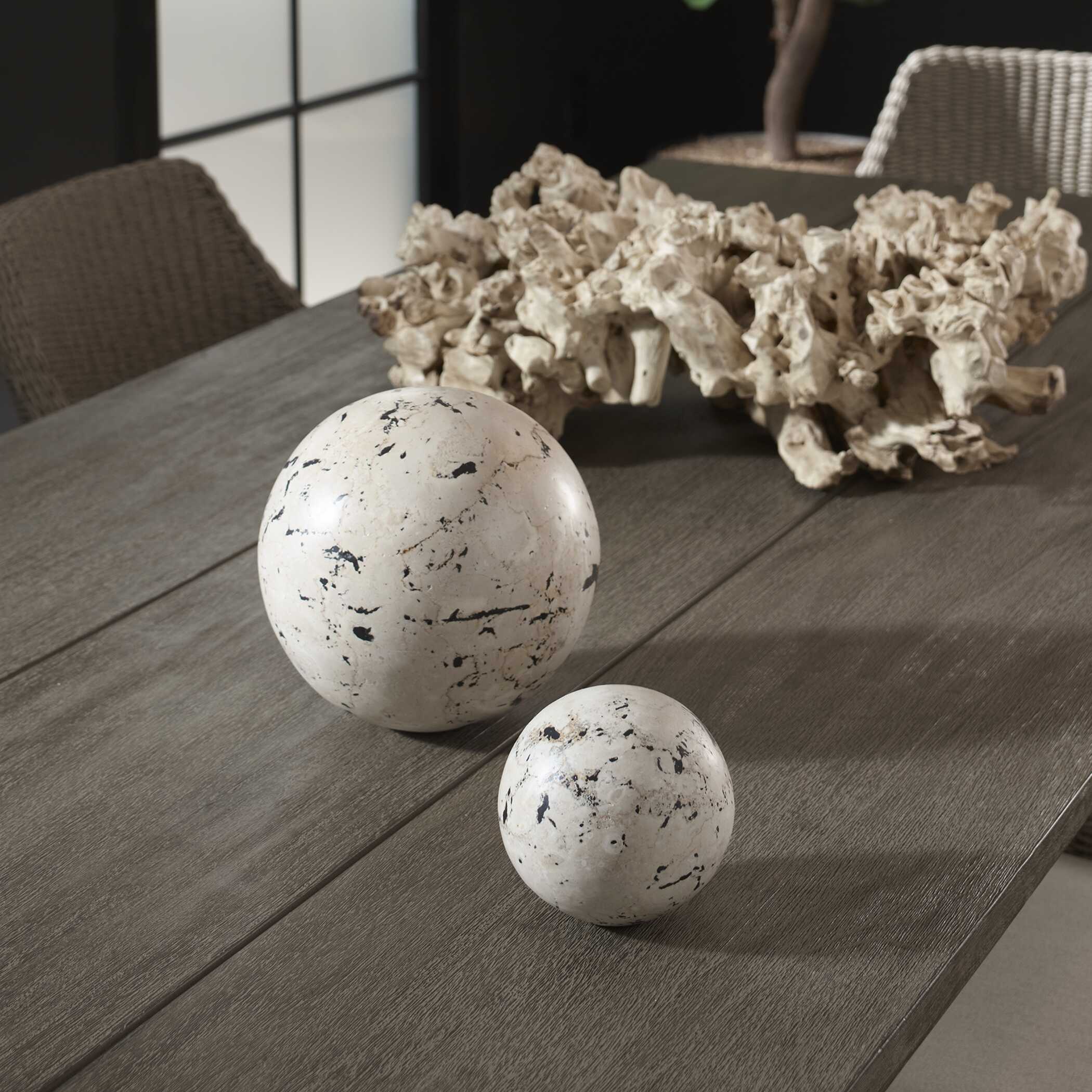 Nouveau Indoor-Outdoor Spheres, S/2