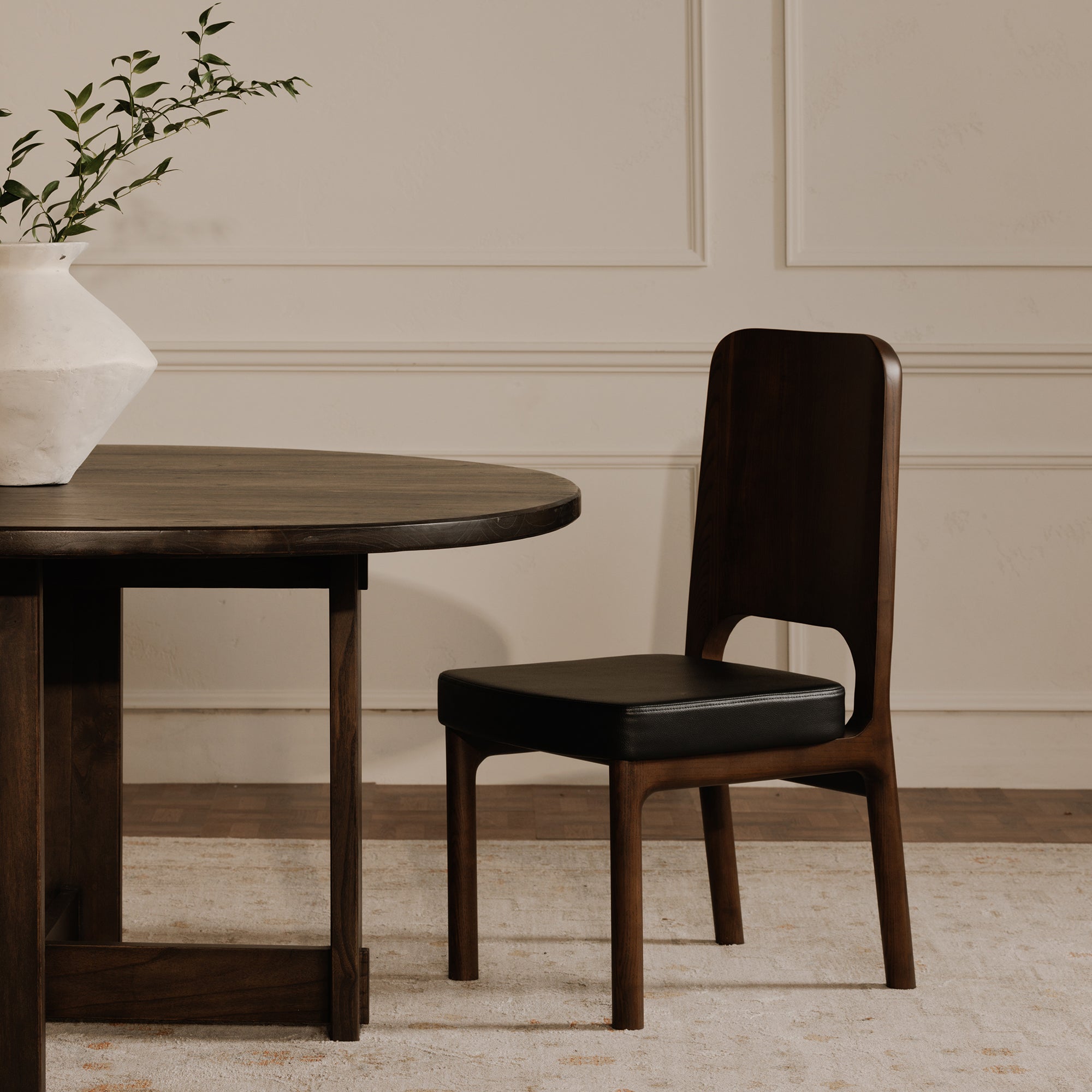 Glenn Round Dining Table
