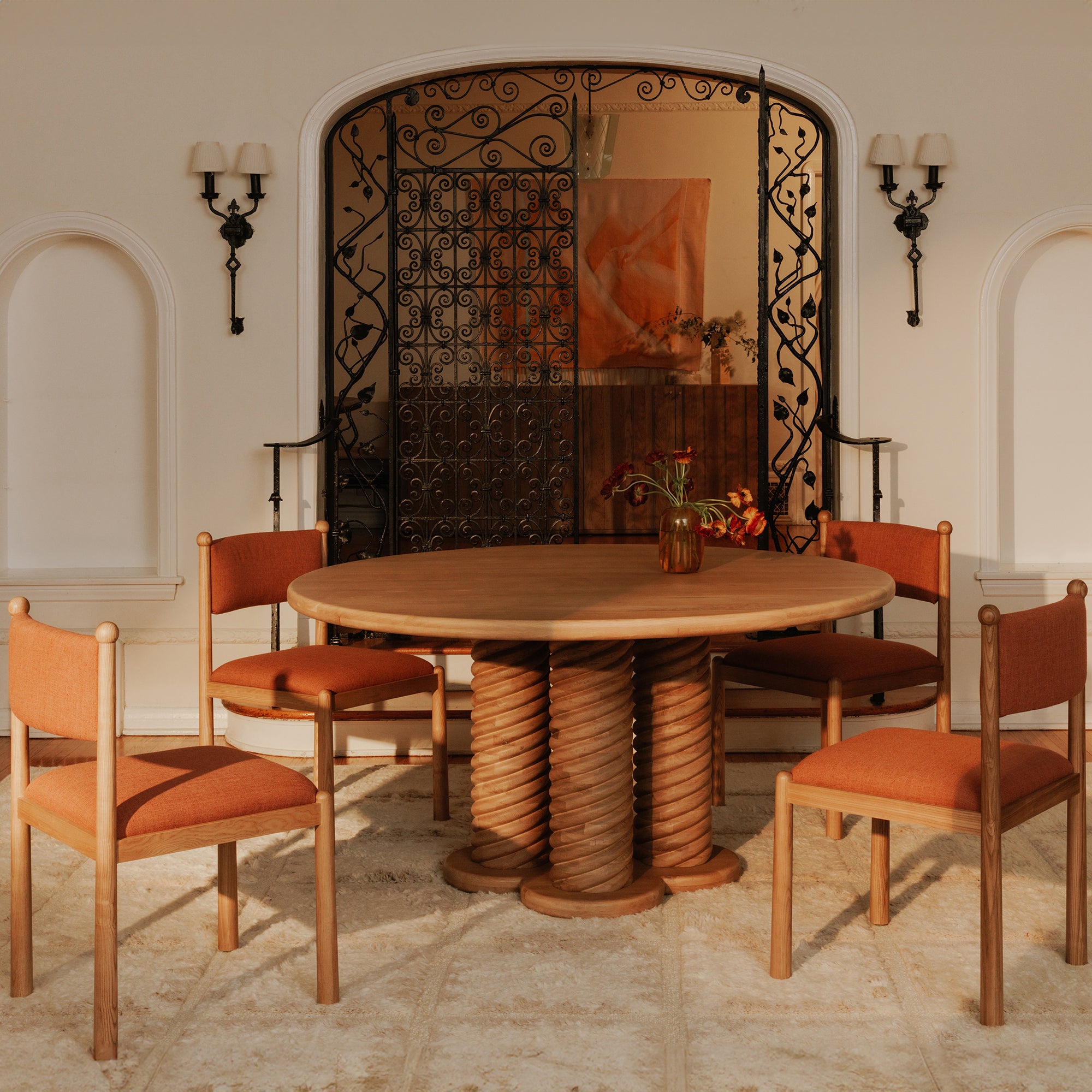 Treccia Round Dining Table