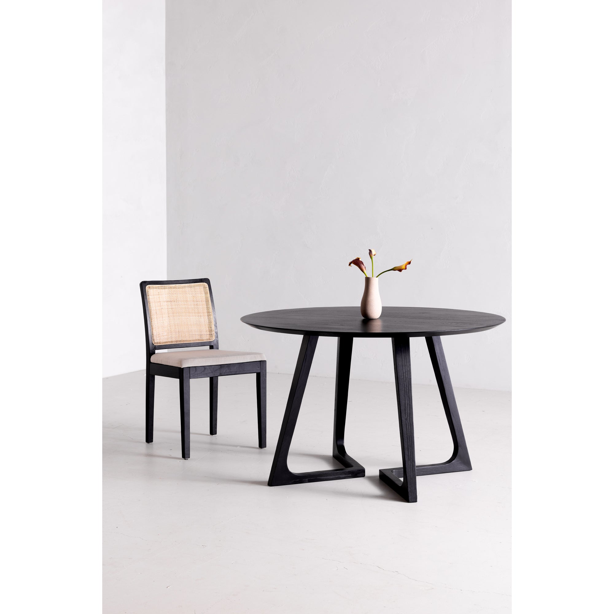 Godenza Round Dining Table