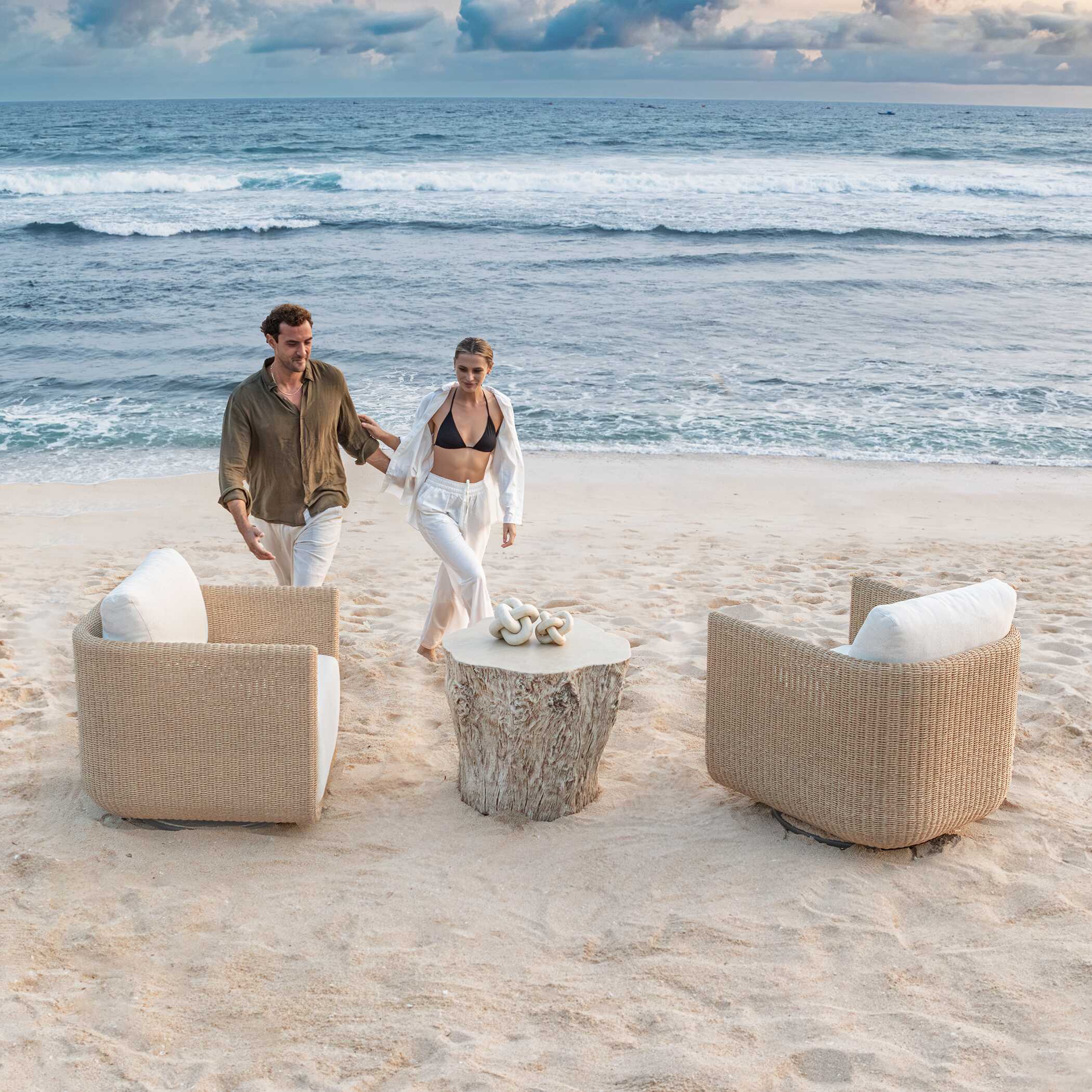 Oakmont Indoor-Outdoor Side Table