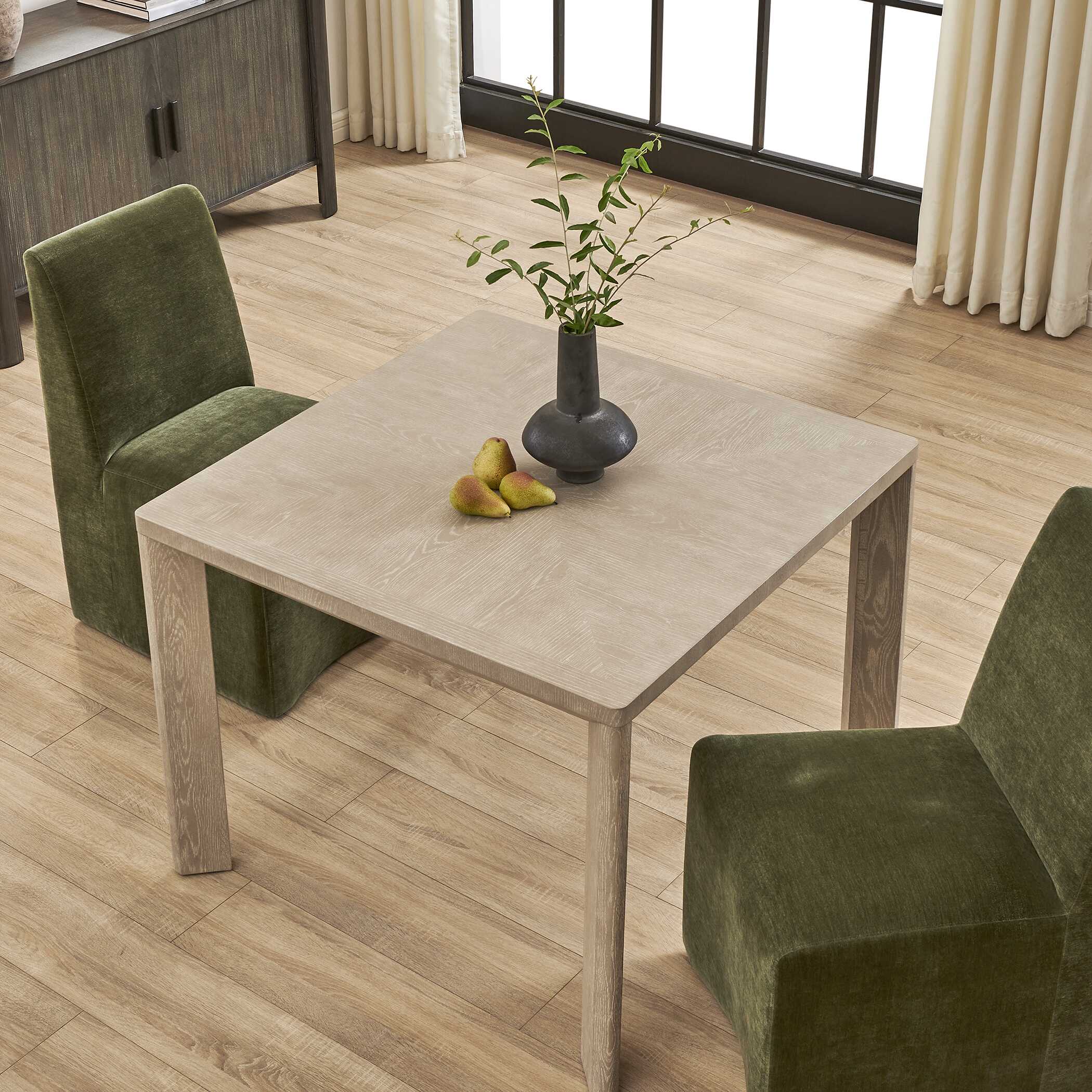 Noval Dining Game Table