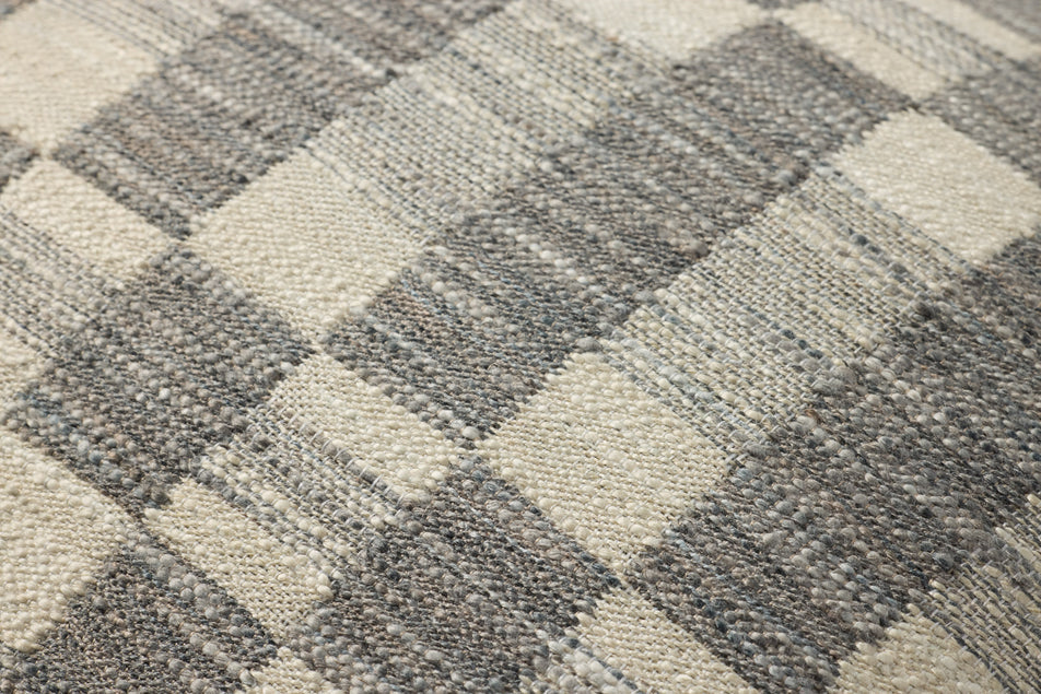 PAL0049 Charcoal / Ivory Pillow - 18"