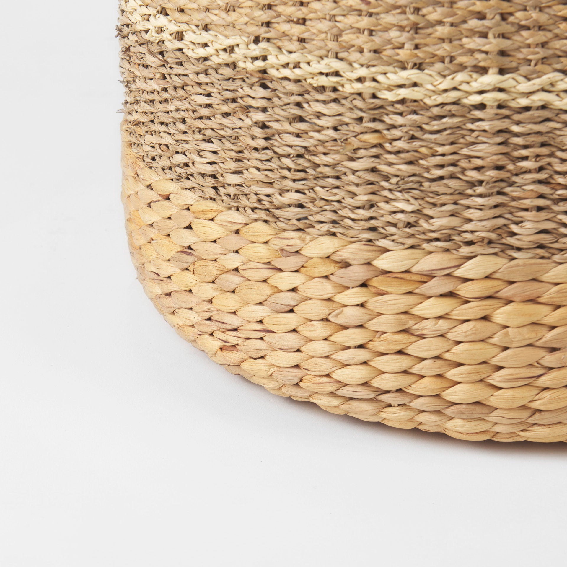 Maya Pouf