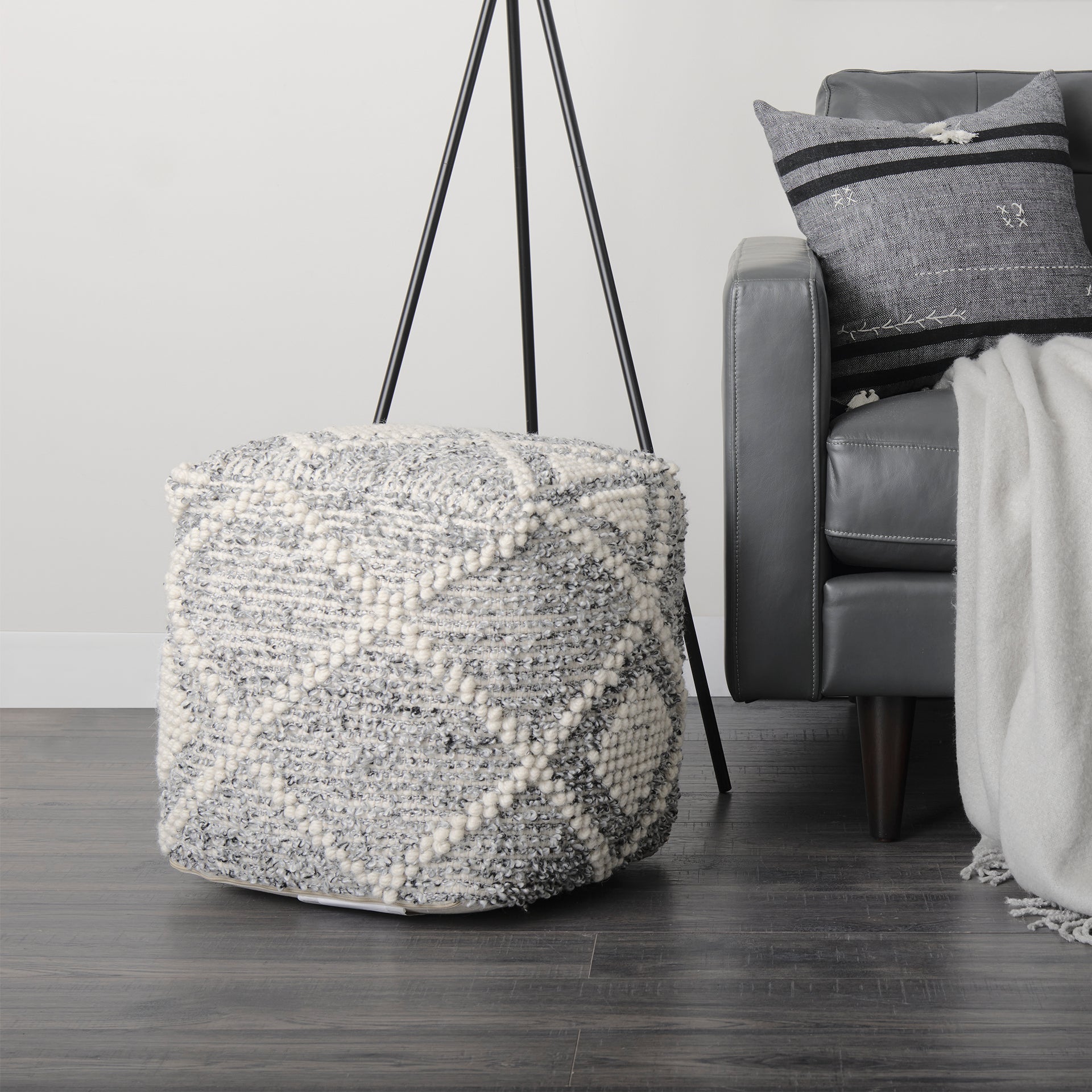 Ekiya  Pouf