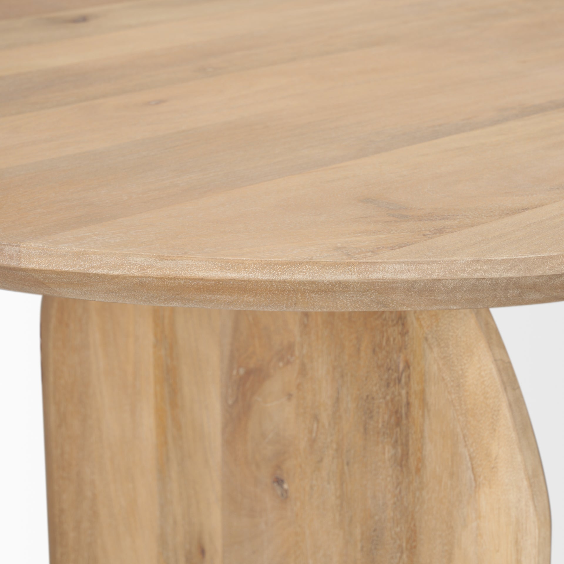 Isla Oval Dining Table