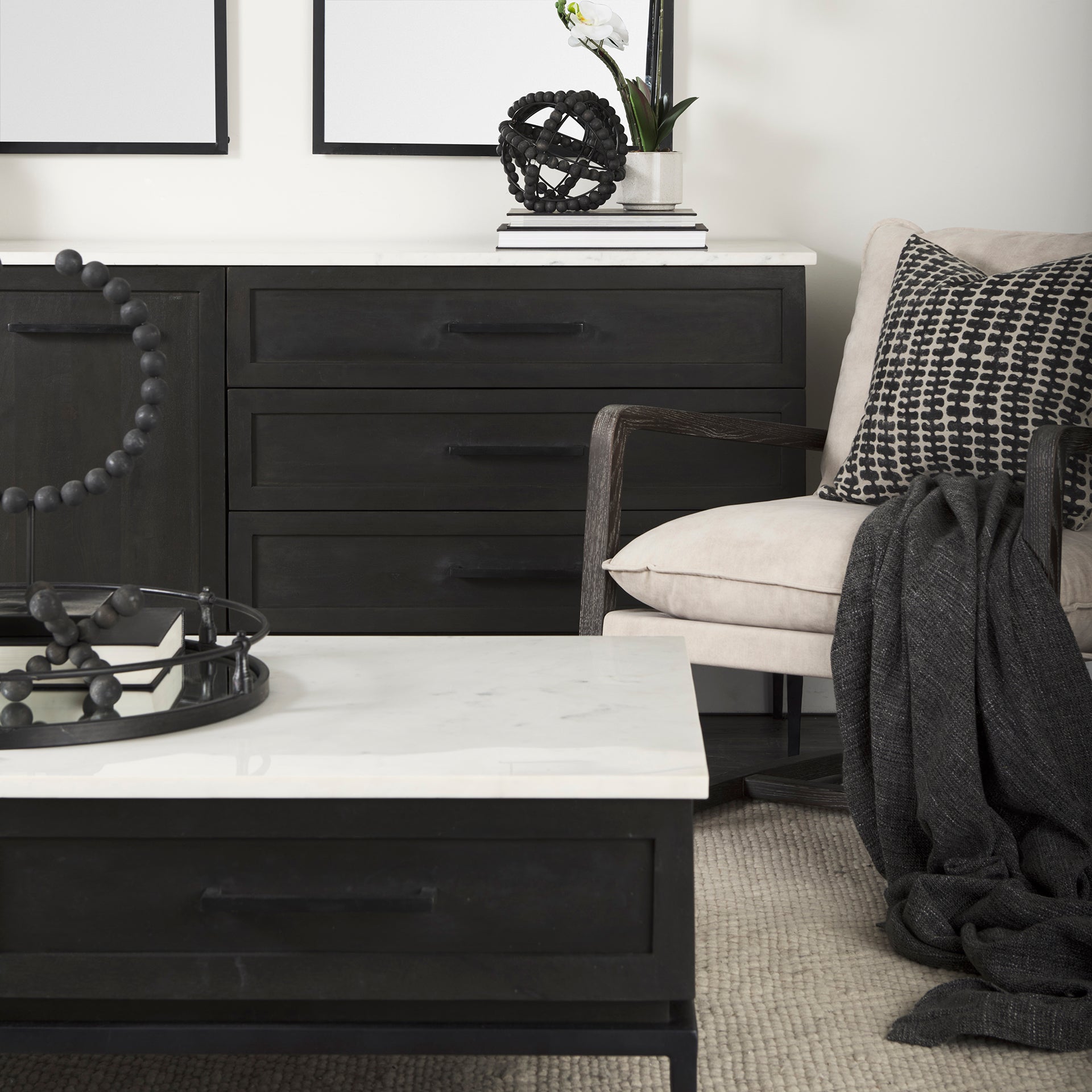 Divina Sideboard