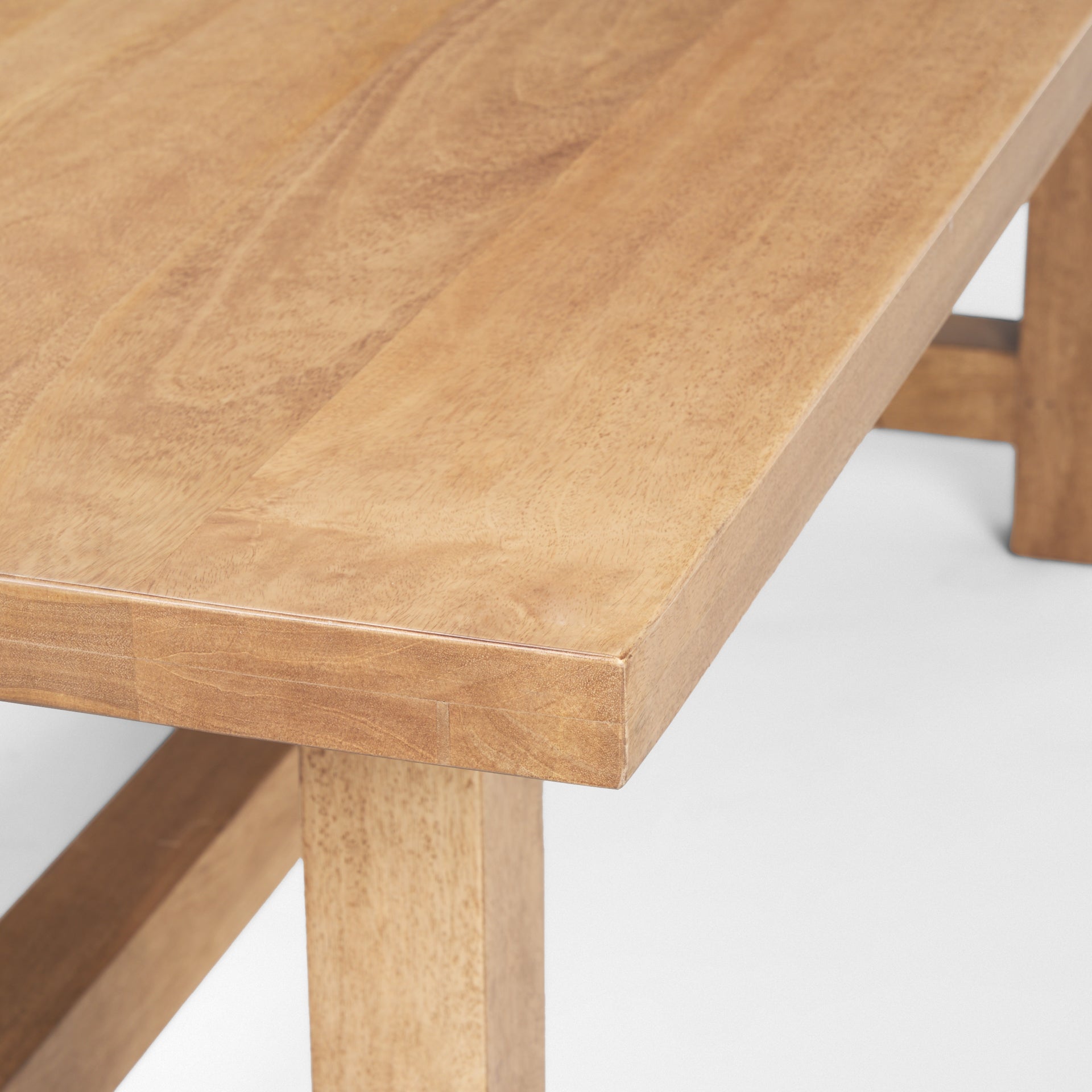Suke Dining Table