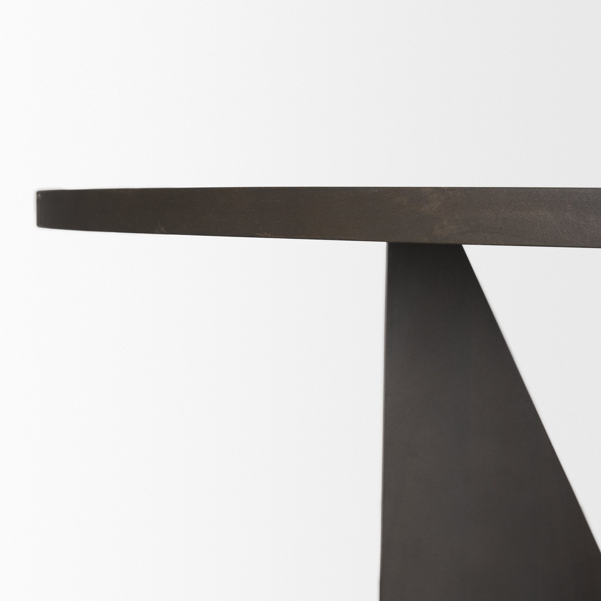 Tarro Dining Table