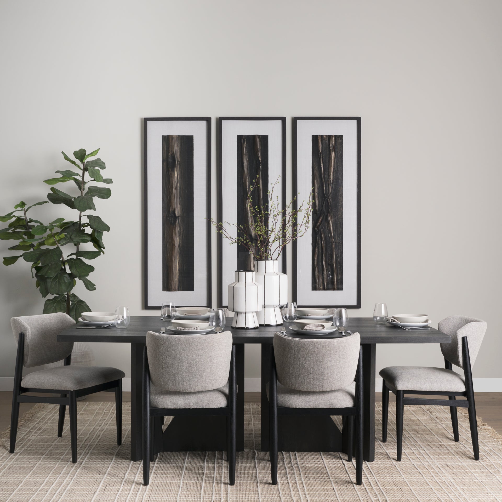 Tarro Dining Table