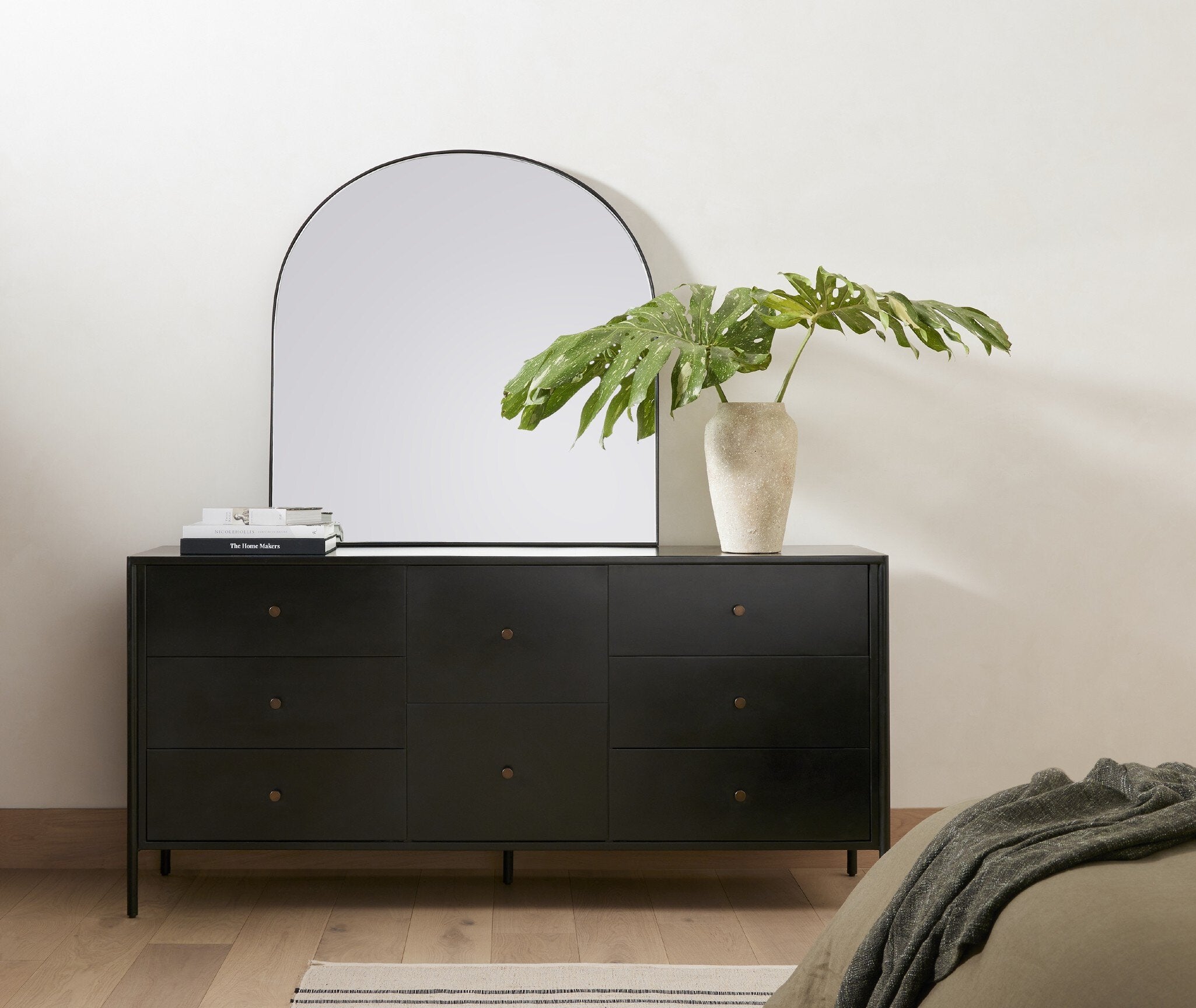 Soto 8 Drawer Dresser - Black