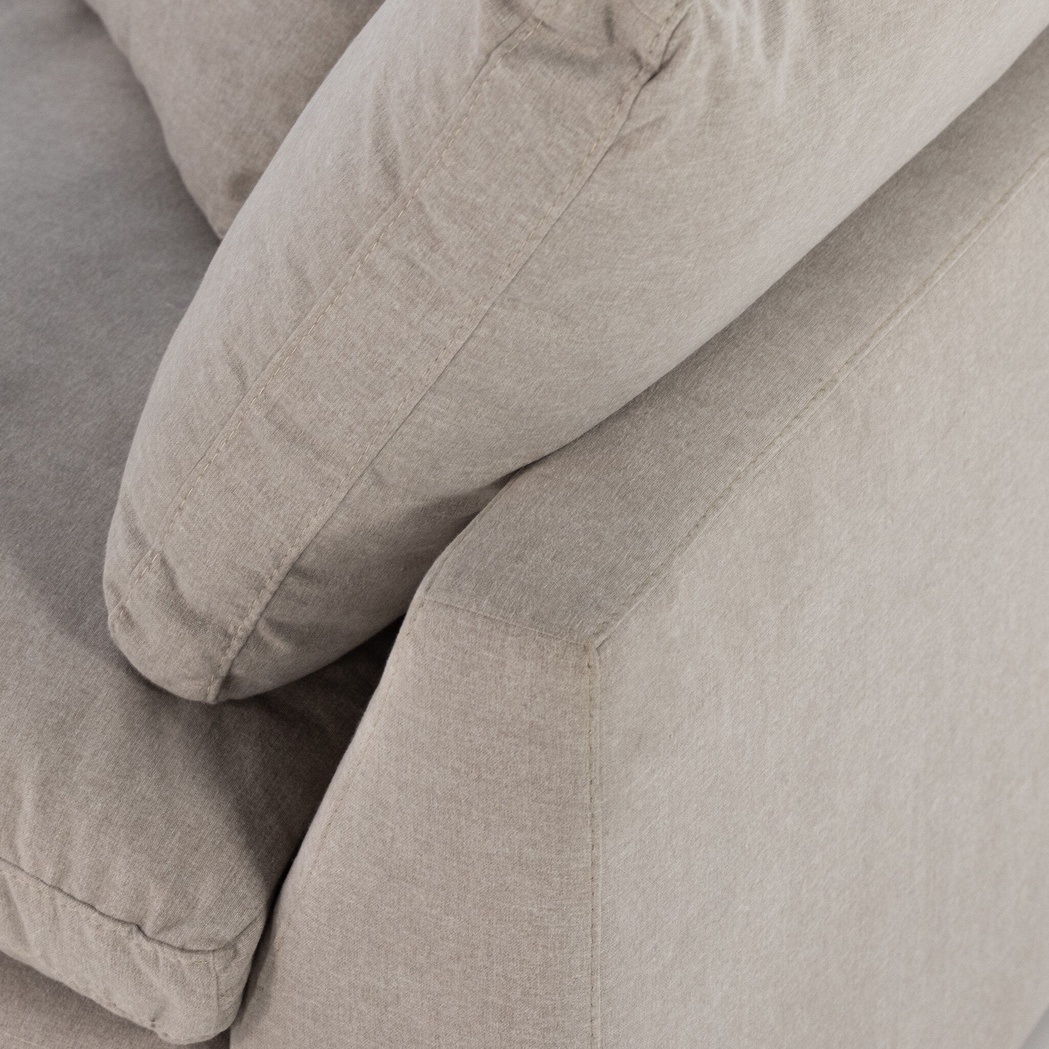 Stevie 2-Piece Sectional