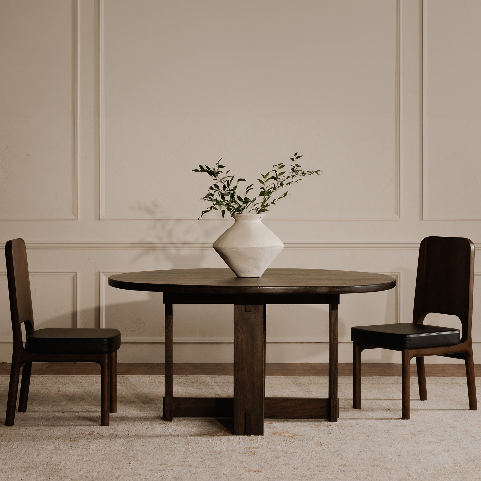 Glenn Round Dining Table