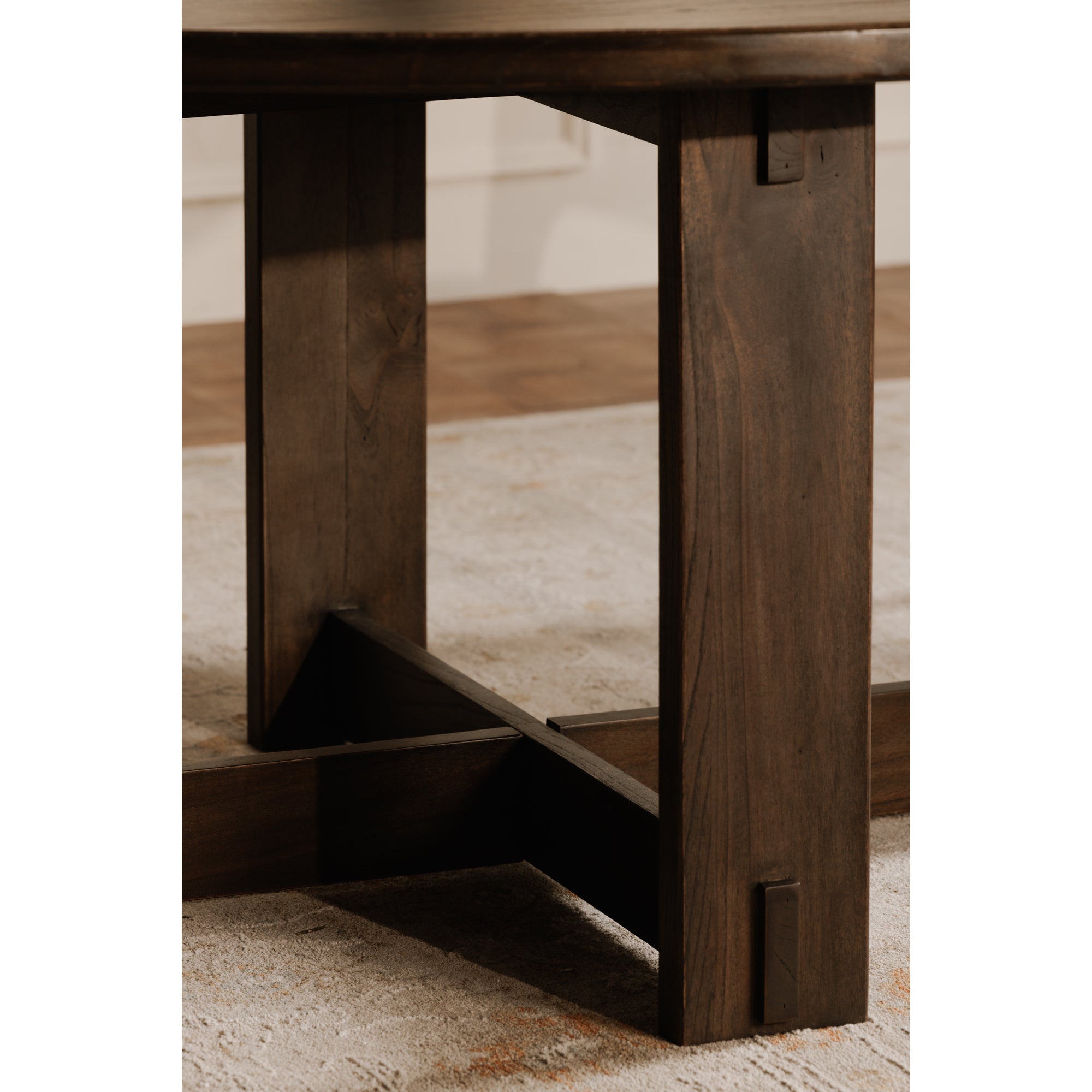 Glenn Round Dining Table