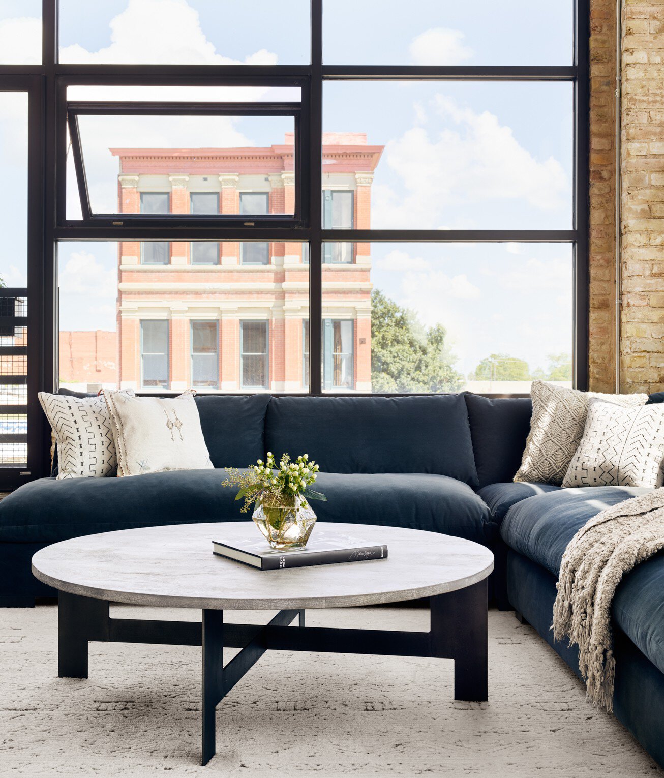 Round Coffee Table With Iron - Charcoal