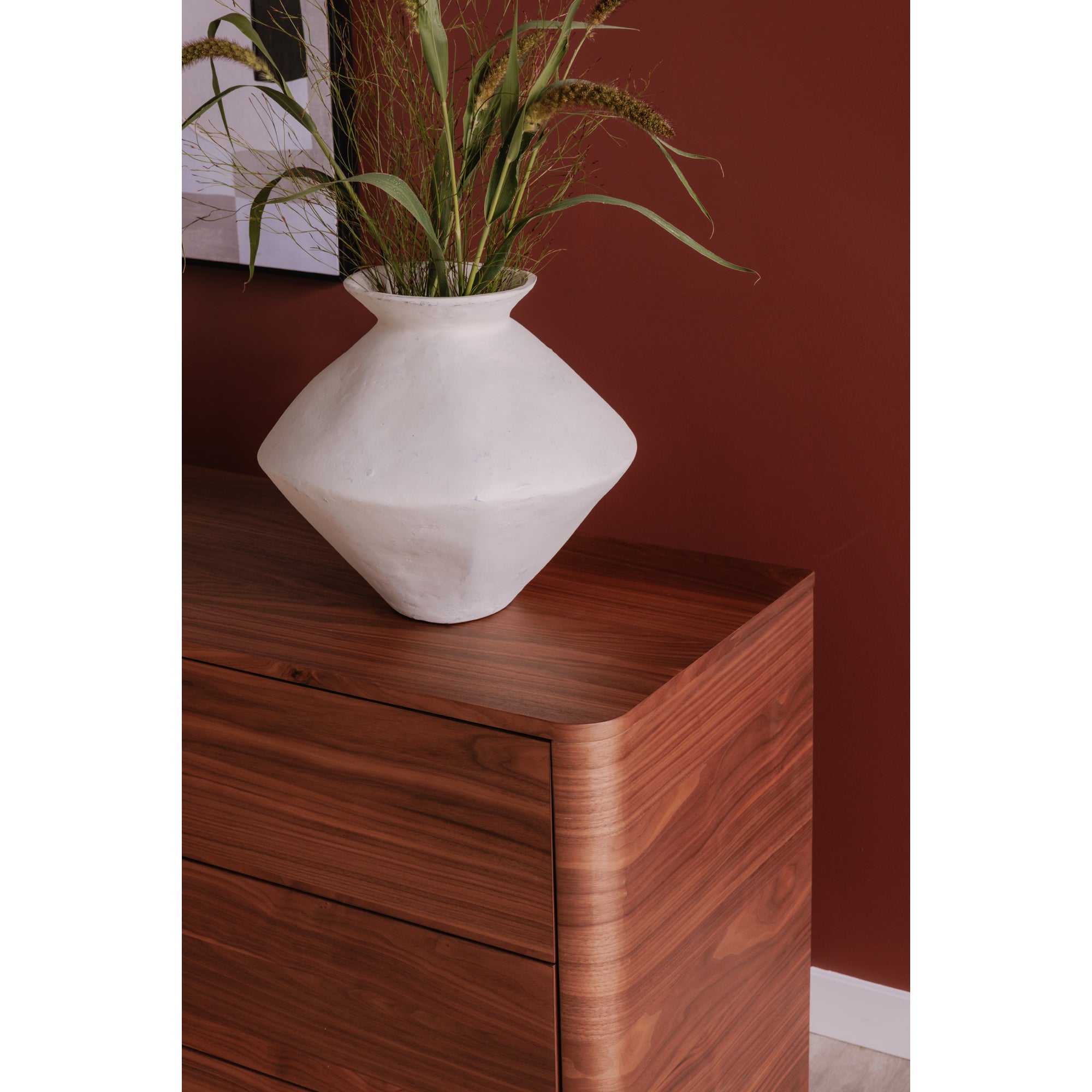 Round Off Dresser