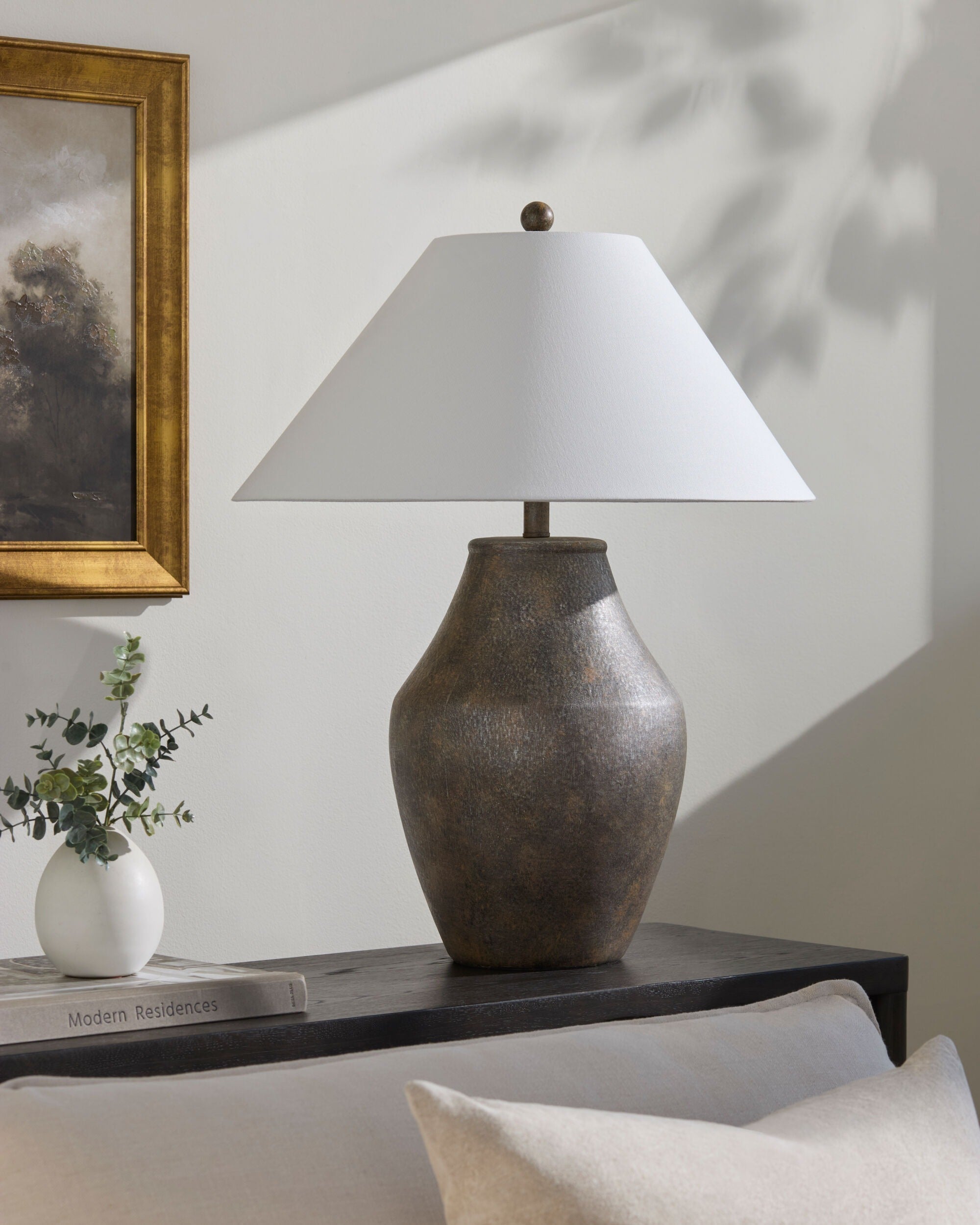 Amaryllis Accent Table Lamp