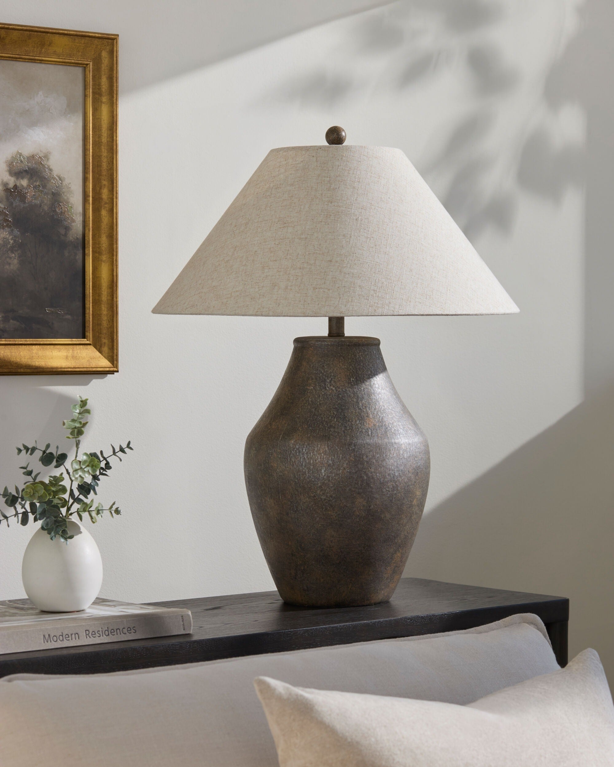 Amaryllis Accent Table Lamp